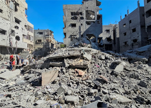 الجيش الصهيوني يواصل نسف مربعات سكنية في شمال قطاع غزة