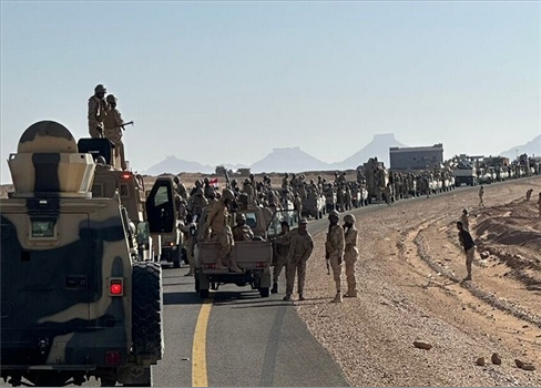 الحكومة اليمنية تعلن سيطرة قواتها على أكبر قاعدة عسكرية بحضرموت