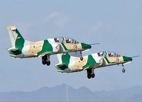 الجيش السوداني يوجه ضربات جوية عنيفة لـ