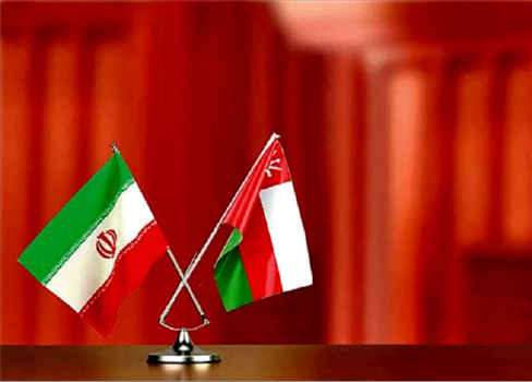 عُمان وإيران تبحثان سبل تأمين الملاحة في مضيق هرمز وسط تصاعد التوترات