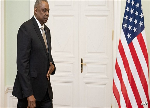 وزير الدفاع الأمريكي يتعهد باستمرار الوجود العسكري في العراق