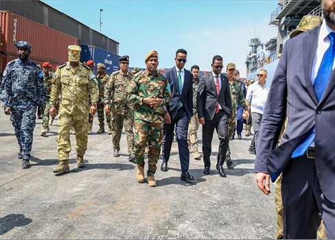 الصومال تستقبل دعمًا عسكريًا من مصر وتركيا 