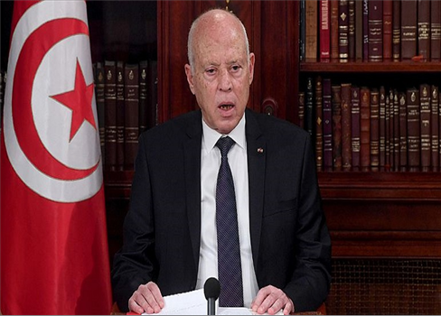 بعد حملة طالت سياسيين ورجال أعمال .. قيس سعيد يأمر باعتقال قاضيين سابقين 