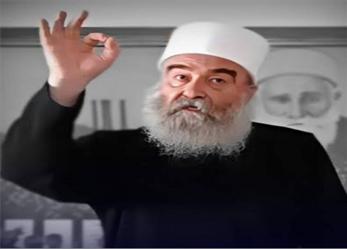 الهجري يدعو الدروز لمواصلة القتال حتى ”تحرير” السويداء من الحكومة السورية