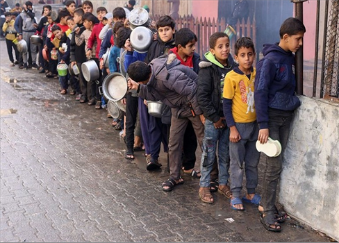 مسؤول فلسطيني: الجوع قد يودي بحياة أشخاص في غزة أكثر من الحرب