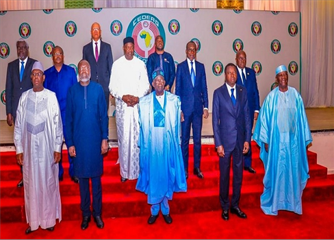 في اجتماعهم اليوم إكواس: سنتدخل عسكريا في النيجر إذا فشلت الدبلوماسية