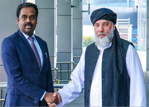 في ظل التوتر مع باكستان وزير التجارة الأفغاني يزور الهند لجذب الاستثمارات