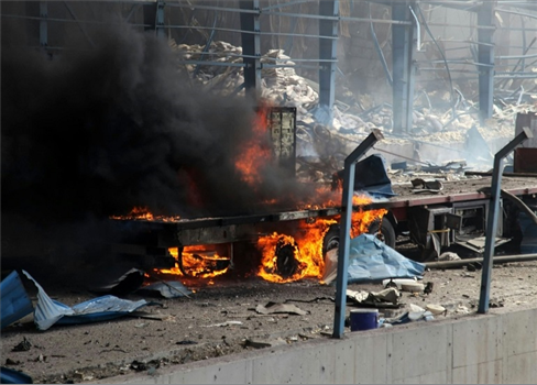 مسؤول إيراني كبير يكشف سبب الانفجار في ميناء رجائي