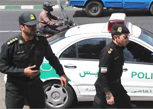 محاكمة أكاديمي إيراني بسبب كتابات حول الجريمة في إيران