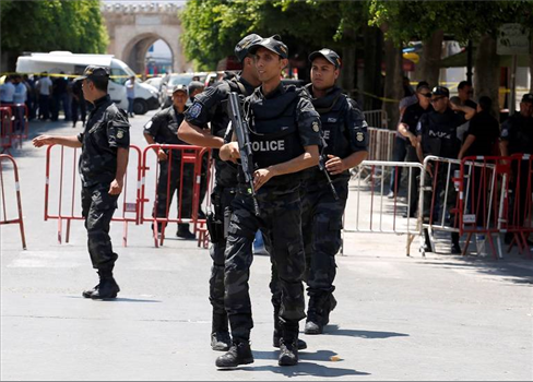 حملة اعتقالات كبيرة تستهدف نشطاء ورجال أعمال في تونس