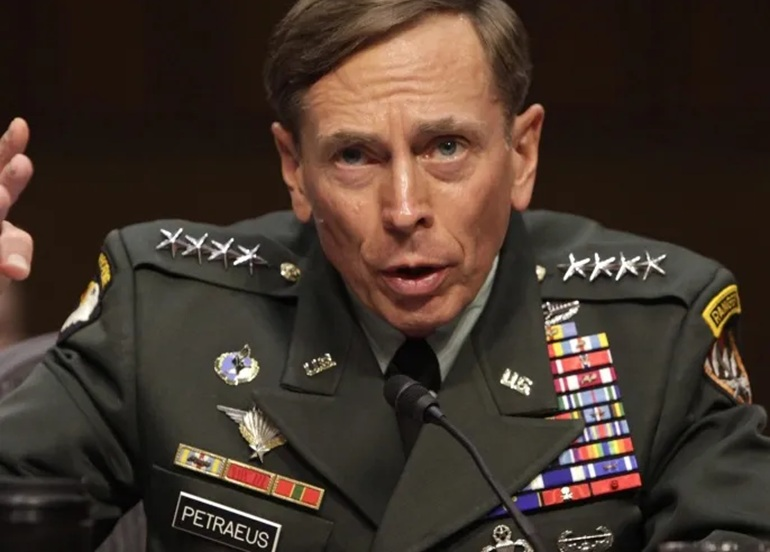 بين عقيدو بترايوس وصمود المقاومة.. أين تتجه معركة غزة؟!