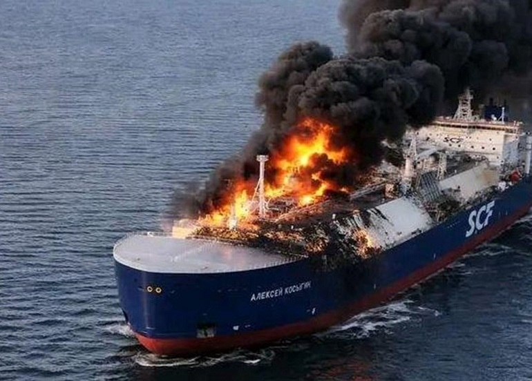 موسكو تتهم اوكرانيا بإغراق ناقلة نفط روسية قبالة السواحل الليبية 