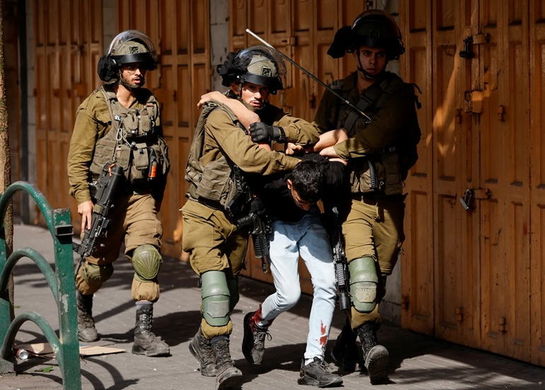 حملات صهيونية في الضفة  وارتفاع حصيلة الشهداء في غزة