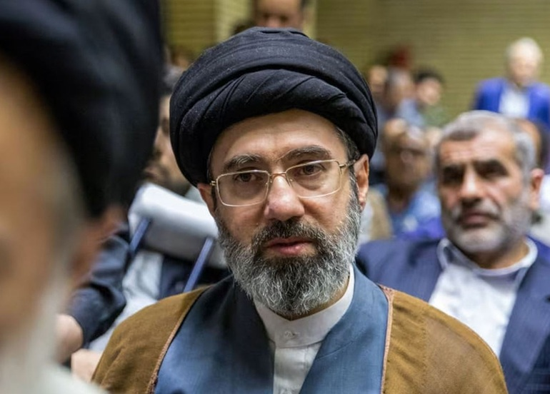 المرشد الإيراني يحاول تحييد تركيا وعُمان من دائرة العداء